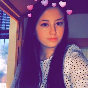 Meet your Posher, Emily